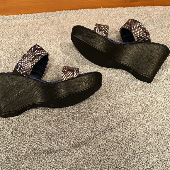 Brand new shoes - Picture 3 of 5